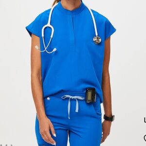 Bundle figs high waisted Livingston x2, 3 pocket scrub, Rafael top